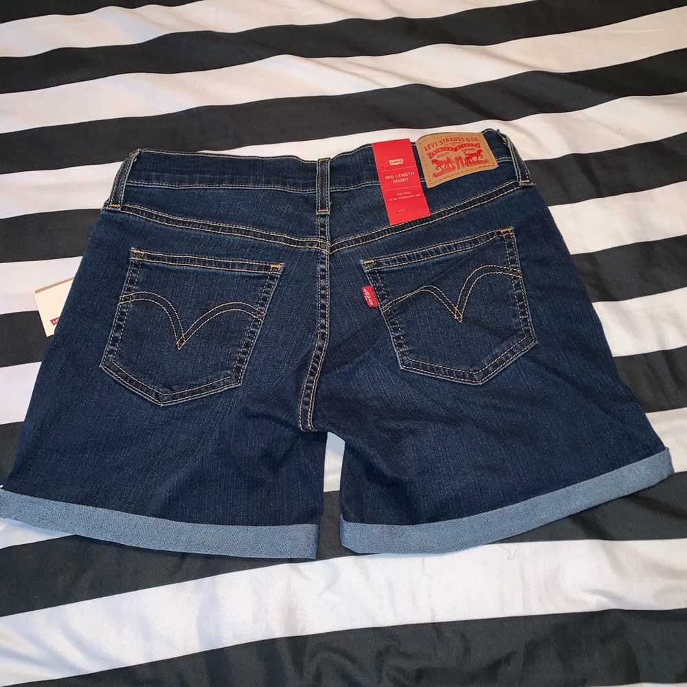 Levi’s shorts - Picture 2 of 2
